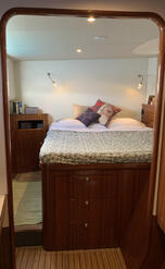 Cabin 01 - Aft Starboard Owner bed
