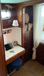 Cabin 03 - Forward Port desk